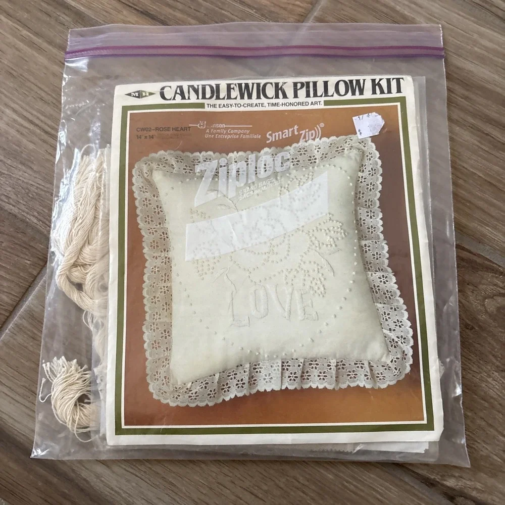 Vintage Candlewick Pillow Kit Heart 14X14
